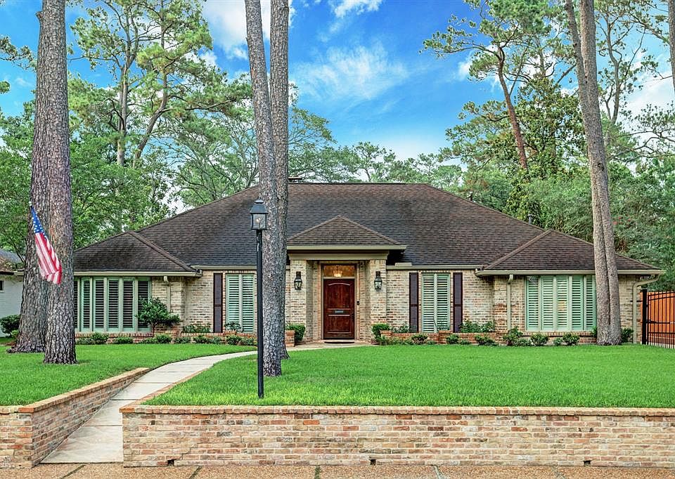 Welcome to this spacious and completely remodeled home in the desirable, upscale Briargrove Park neighborhood.