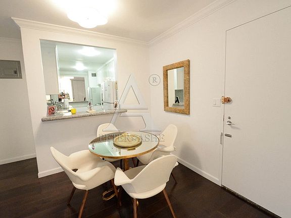 4th image of 220 E 65th St APT 18N