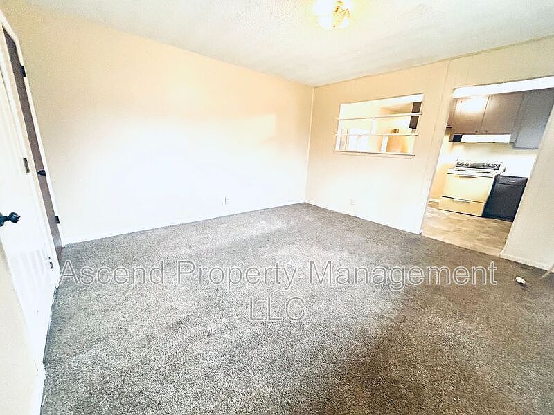 1st image of 1707 Arlington Ave Unit B