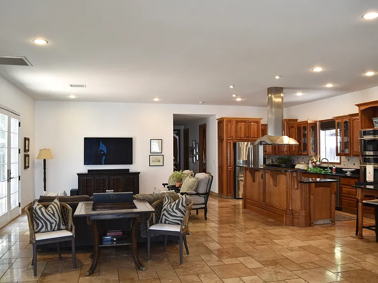 4408 E Calle Feliz — Photo 13