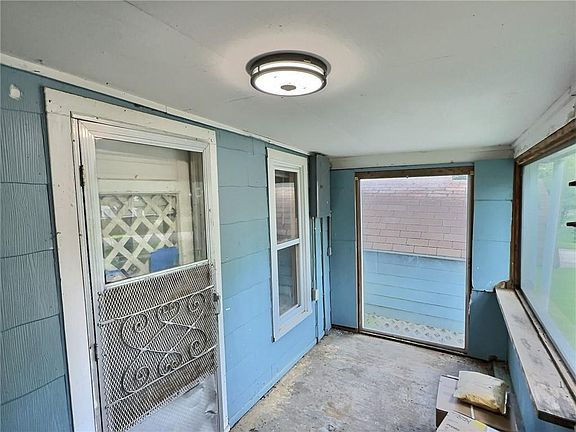 3rd image of 223 W Marshall St