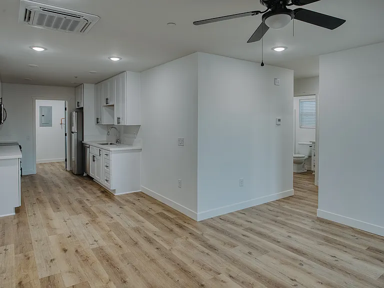201 W Center St #7-12 — Photo 12