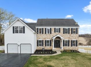 1833 Gary Rd, Stewartsville, NJ 08886