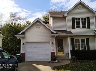 142 Prairie View Dr, West Des Moines, IA 50266