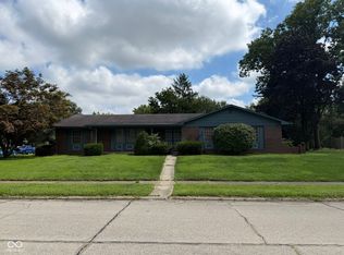 711 Brushwood Ln, Greenwood, IN 46142