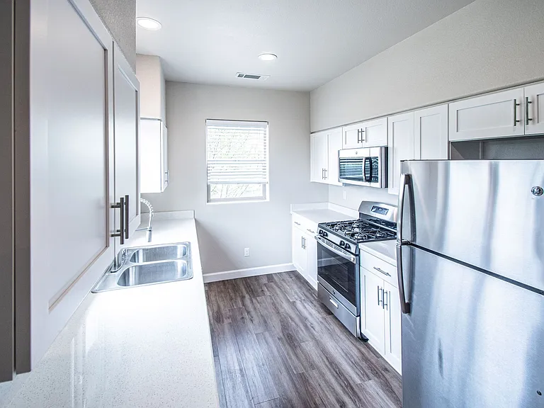 Alder Creek Apartments — Photo 14