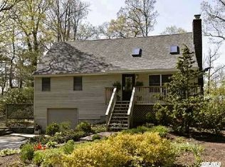 7 Gerrymander Dr, Centerport, NY 11721