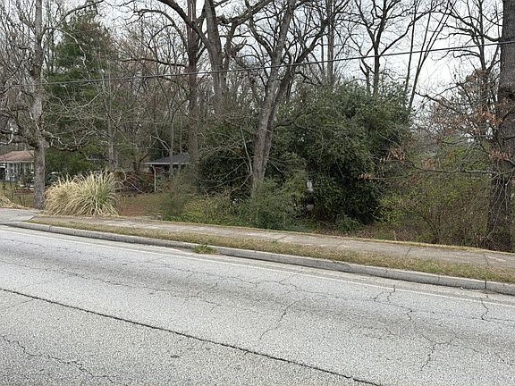 2nd image of 936 Stone Mountain Lithonia Rd