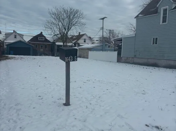 1643 Roberts Ave, Whiting, IN 46394