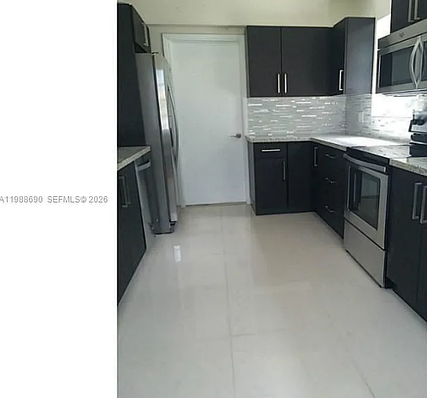 740 NE 179th Ter — Photo 2