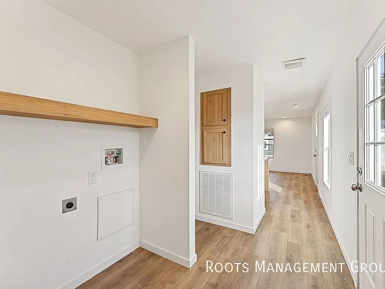 6231 N 59th Ave #9 — Photo 7