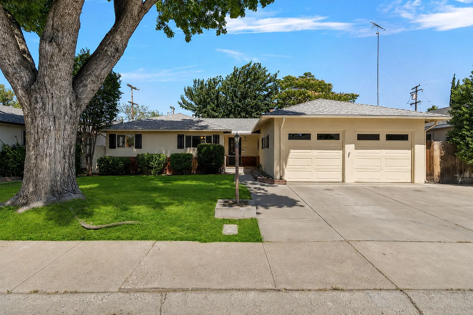 3 bed, 1248 sqft, $2,750 — Photo 2