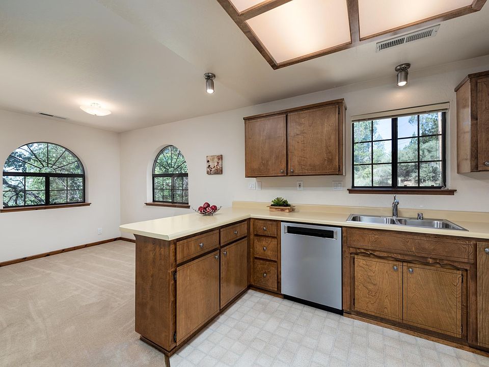 1st image of 2828 Camino Heights Dr