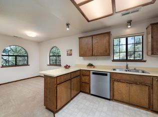 2828 Camino Heights Dr, Camino, CA