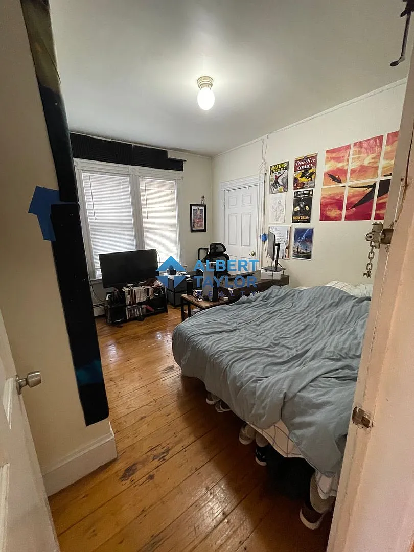 Building Photo - 133 Saint Alphonsus St #3