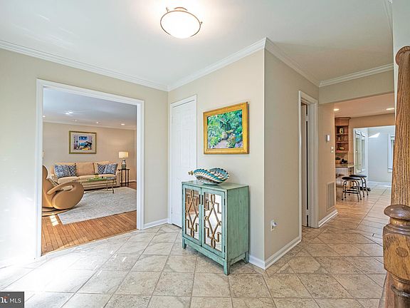 4th image of 11572 Southington Ln