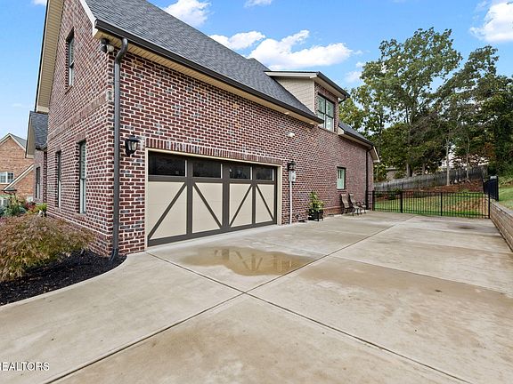 3rd image of 12557 Daisy Field Ln