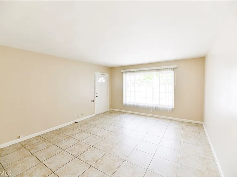 219 W Avenida Palizada #B — Photo 4