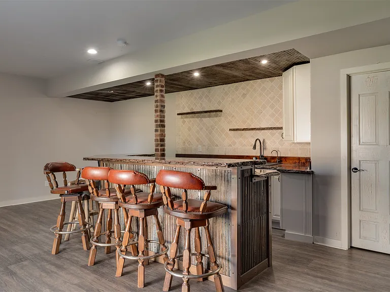 12912 Silver Spring Ln — Photo 35
