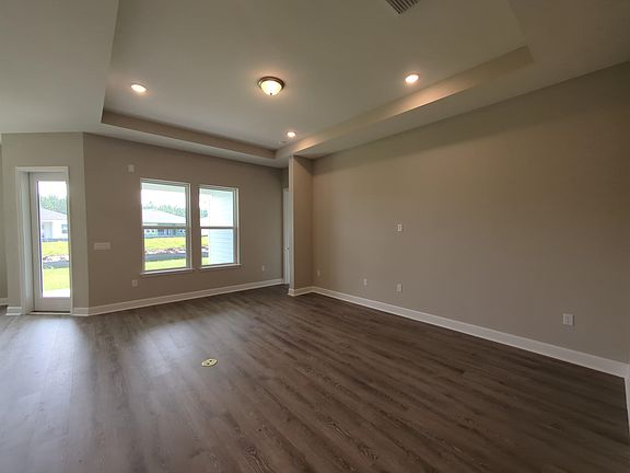 3rd image of 206 Blackbird Ln