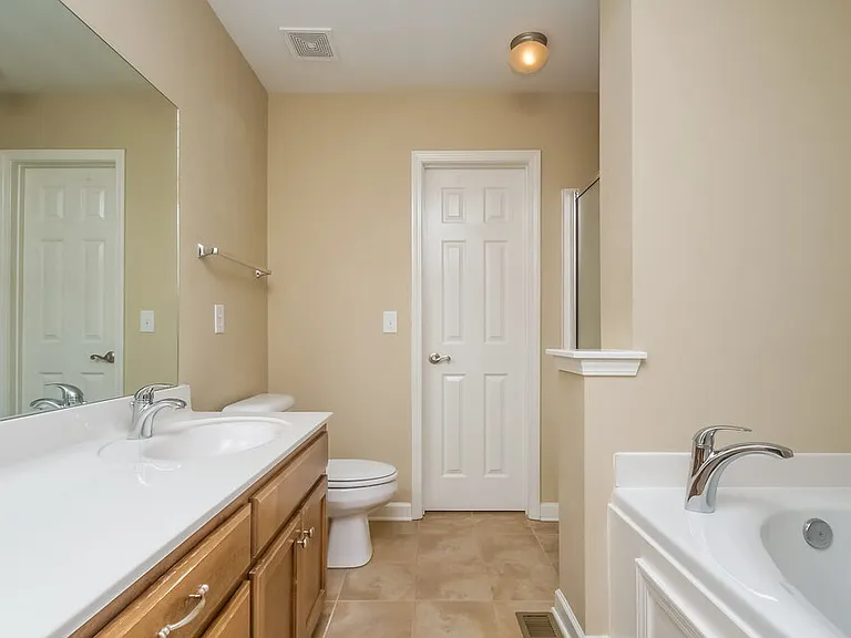 1014 Persimmon Dr — Photo 9