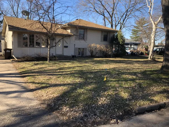 1360 Dixon Dr, Saint Paul Park, MN 55071