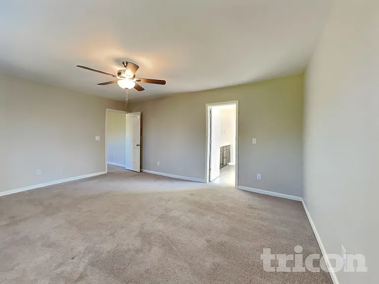 104 Yadkin St — Photo 7
