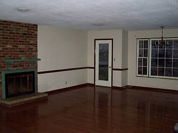 4th image of 1822 Woodhaven Dr