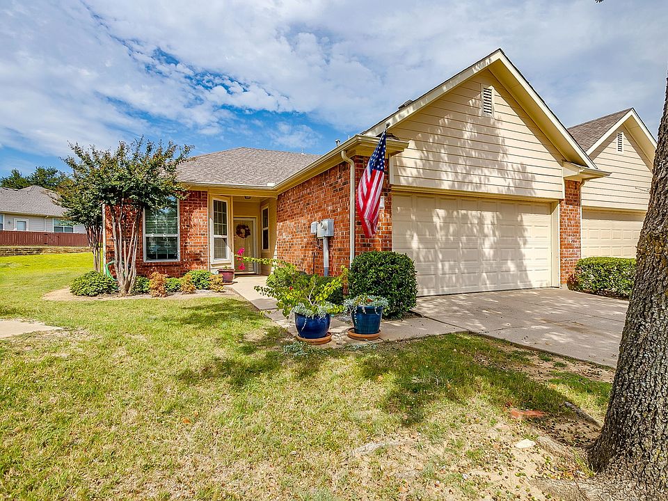 1st image of 253 Heritage Hill Dr