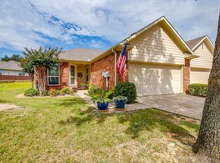253 Heritage Hill Dr, Lewisville, TX 75067