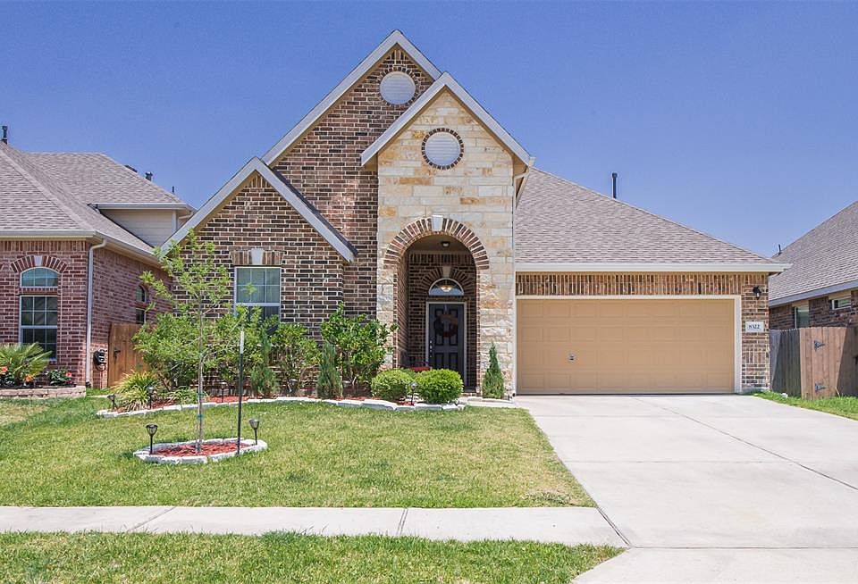 1st image of 8322 Bay Oaks Dr