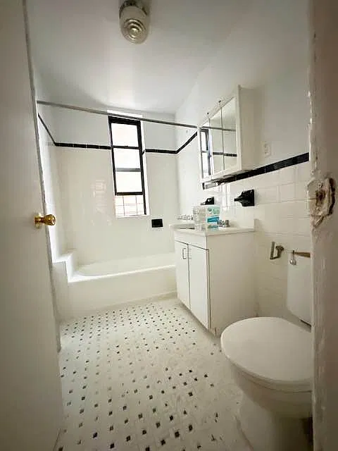 560 West 170th Street — Photo 4