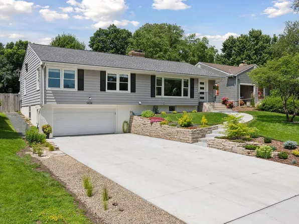 5836 Chowen Ave S, Edina, MN 55410