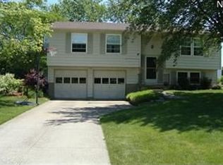 8317 Barton Dr, Strongsville, OH 44136
