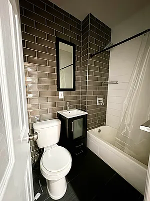 Rented by Heritage Realty LLC | media 8