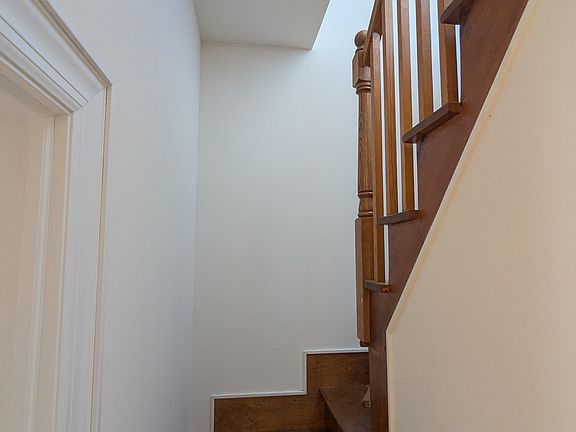 5th image of 39 W 68th St APT 4B