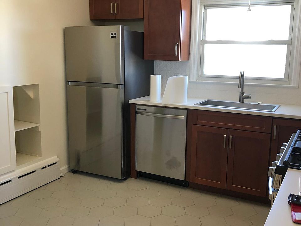 1st image of 17 Starbuck St