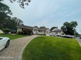 72 Whale Pond Rd, Oakhurst, NJ 07755