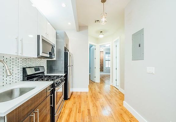 4th image of 884 Flushing Ave #2RR