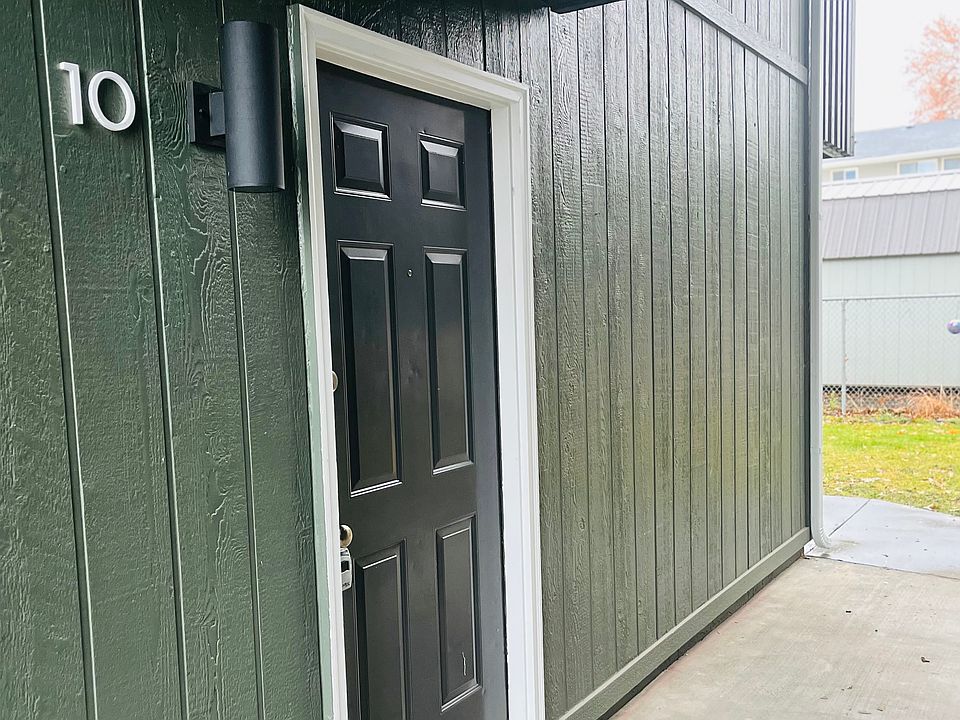 1st image of 2324 Hood Ave