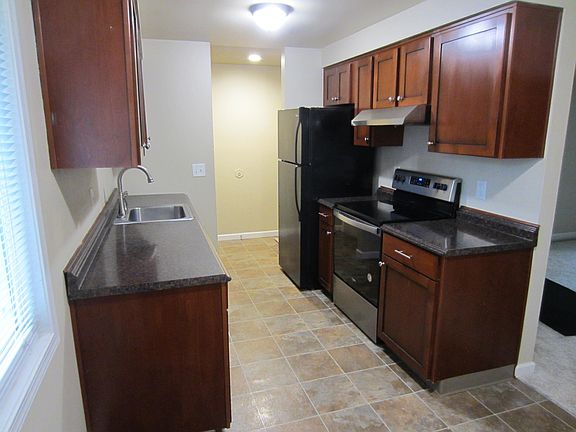 3rd image of 1836 NE Barberry Dr