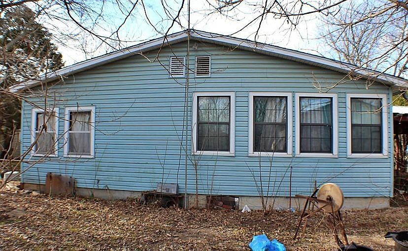 422 N Main St, Moline, KS 67353 Zillow