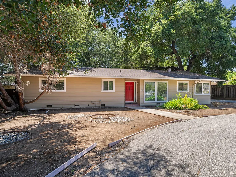 175 N El Monte Ave — Photo 2