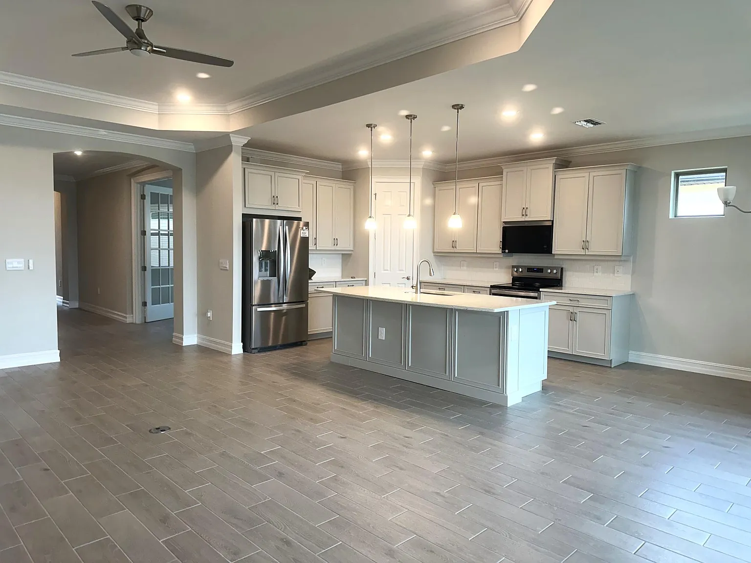 3 bed, 2221 sqft, $3,250 — Photo 3