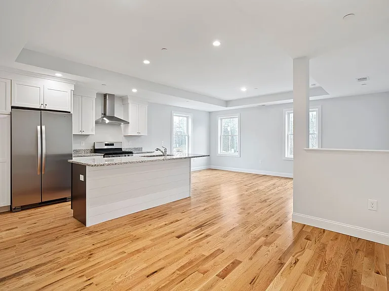 Paul's Place — Photo 4