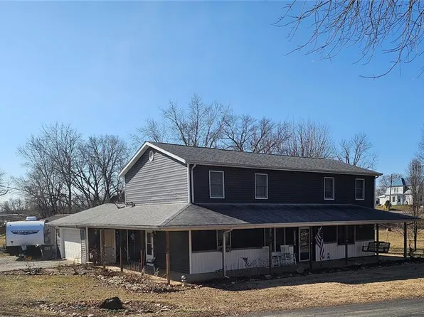 708 E Walnut St, Steeleville, IL 62288