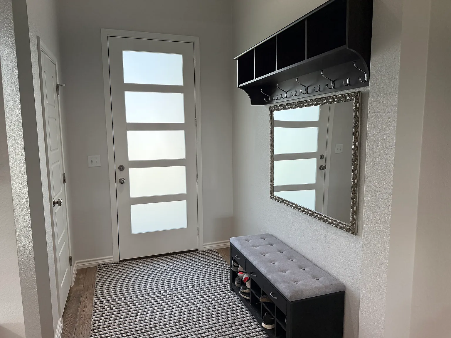4 bed, 2300 sqft, $2,395 — Photo 3