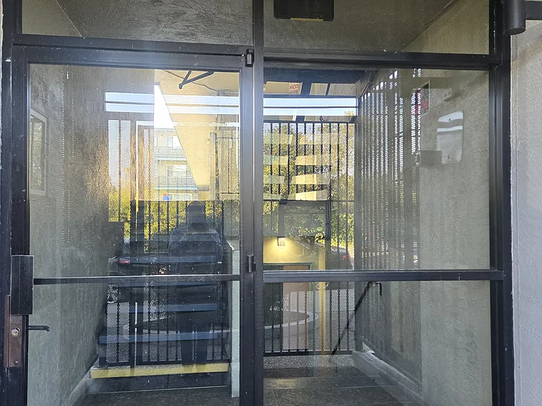255 MacArthur Boulevard — Photo 16
