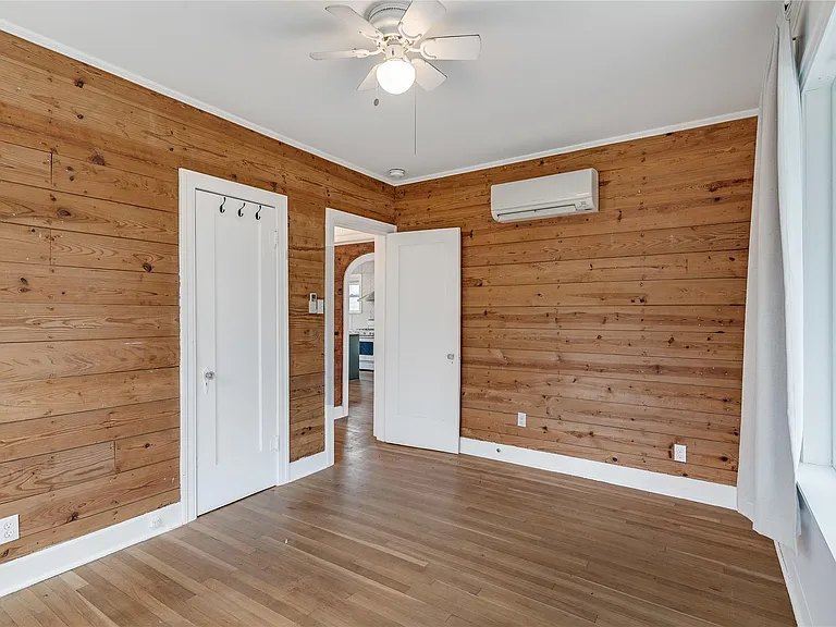 4716 Avenue G — Photo 12