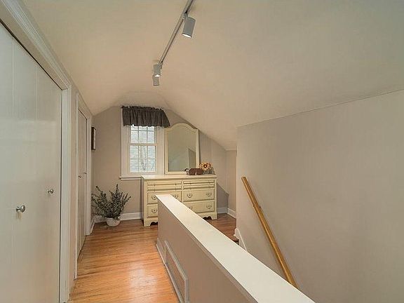 4th image of 5548 41st Ave S
